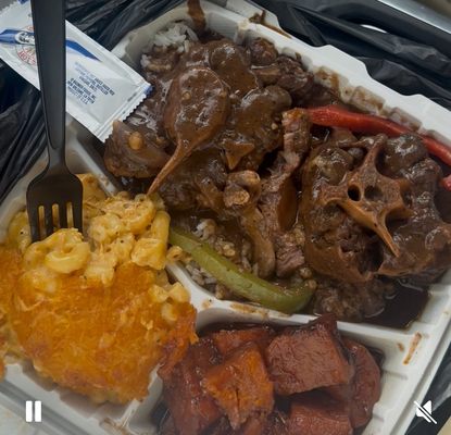 The Luxe Box by null