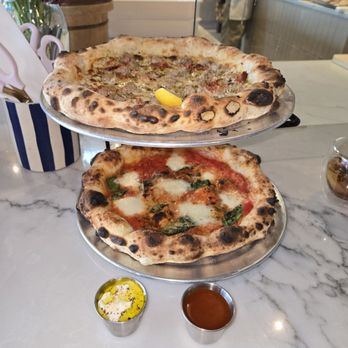 Sho Pizza Bar - Top) Italian Sausage ( Bottom- Super Margherita- 2 Crust Dippers are Stracciatella and Calabrian Chili Honey - Pizza Near Me - Nashville, Tennessee