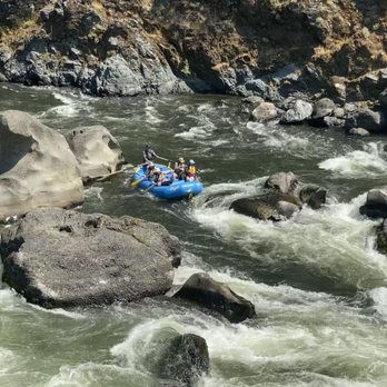Ouzel Outfitters River Trips - Blossom Bar on the Rogue River - Tours Near Me - Bend, Oregon