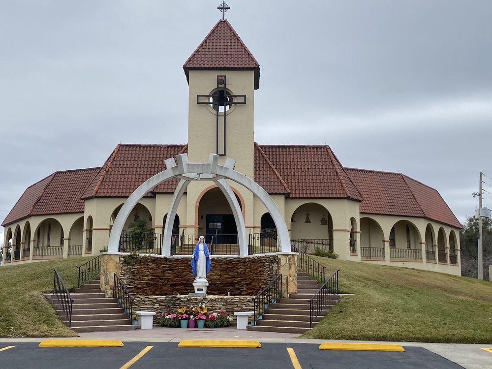 ST MARY OF THE LAKES CATHOLIC CHURCH Updated October 2024 14 Photos