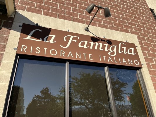 La Famiglia by null