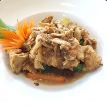 Pop Thai Restaurant - Garlic pepper chicken-smells delicious but a little salty - Thai Near Me - Orlando, Florida