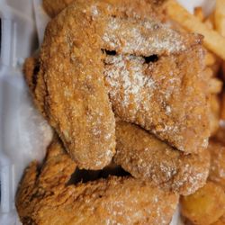 Sharks Fish And Chicken - Chicken wings lightly dusted