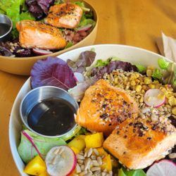La Finca Bowls - Make Your Own Salmon Bowl