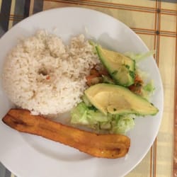 La Fonda Paisa - Acompañante de mi plato principal, buena atención