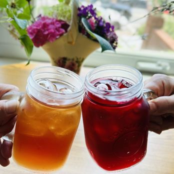Cafe De Vienna - Iced hibiscus blackberry tea and iced Ginger peach tea - Coffee & Tea Near Me - Vienna, Virginia Cafe De Vienna - Iced hibiscus blackberry tea and iced Ginger peach tea - Coffee & Tea Near Me - Vienna, Virginia