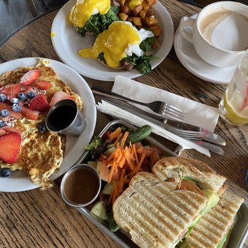 Fratelli Cafe - Eggs Benedict (top) Special French toast (middle) Chicken sandwich (bottom) - Coffee & Tea Near Me - Los Angeles, California Fratelli Cafe - Eggs Benedict (top) Special French toast (middle) Chicken sandwich (bottom) - Coffee & Tea Near Me - Los Angeles, California