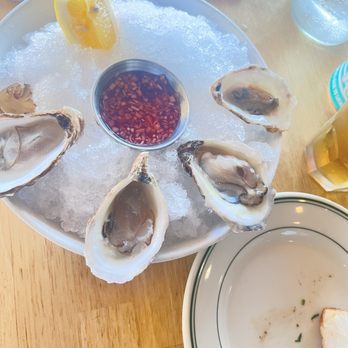 Liv's - Oysters - Seafood Near Me - Long Beach, California
