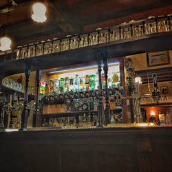 Old Moseley Arms - Well stocked bar, sure to please
