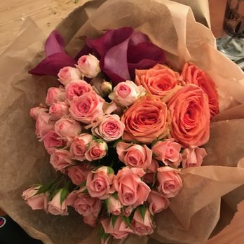 Flower Girl - Flowers Day 1 - arrangement looks nothing like what is pictured on their website - Florists Near Me - New York, New York Flower Girl - Flowers Day 1 - arrangement looks nothing like what is pictured on their website - Florists Near Me - New York, New York