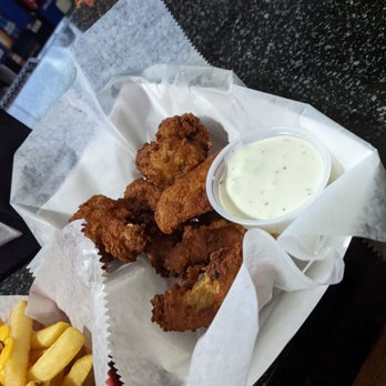 Hank's Pub - Chicken wings - Pool Halls Near Me - Chesapeake, Virginia