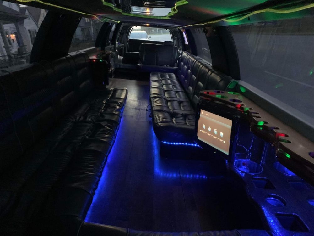 LOUISVILLE LUXURY AUTO DETAILING Updated September 2024 Request a