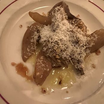 bistrot des tournelles - Artichauts, poire, noisettes & parmesan 20,00€ - Restaurants Near Me - Paris