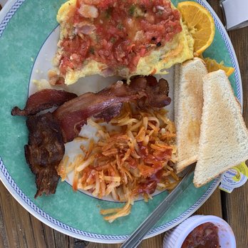 Pena's Place - Western Omelette - New Mexican Cuisine Near Me - Ruidoso, New Mexico