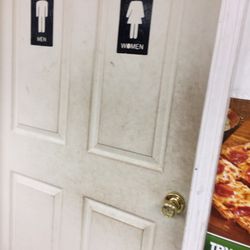 Bp-Tobacco Road 264 - If the door looks this disgusting, be leery of what awaits inside...