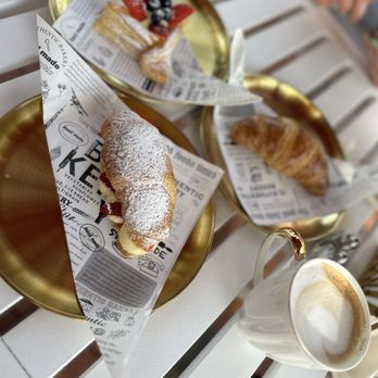 Le Belleair Cafe - Strawberry danish, strawberry cream croissant, butter croissant & cappuccino - Cafes Near Me - Clearwater, Florida Le Belleair Cafe - Strawberry danish, strawberry cream croissant, butter croissant & cappuccino - Cafes Near Me - Clearwater, Florida