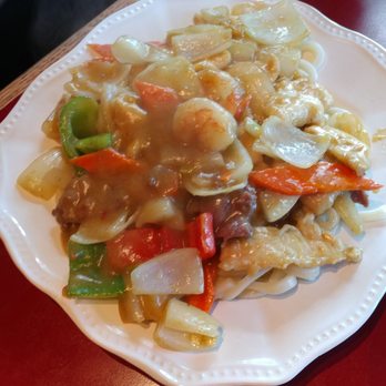 China Gourmet - The curry noodle were loaded with three meats and awesome green curry sauce. - Chinese Near Me - Salem, Oregon China Gourmet - The curry noodle were loaded with three meats and awesome green curry sauce. - Chinese Near Me - Salem, Oregon