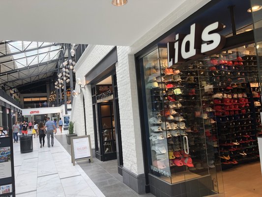 Shoe Stores At Easton Town Center Easton Vans Store