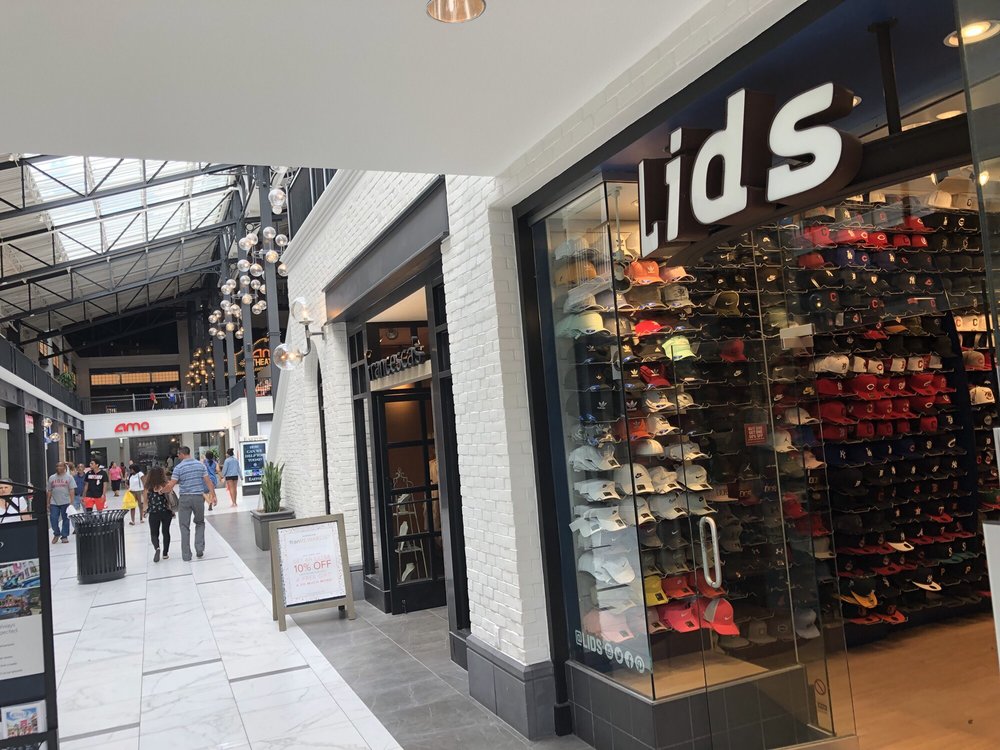 LIDS 107 Easton Town Ctr, Columbus, OH Yelp