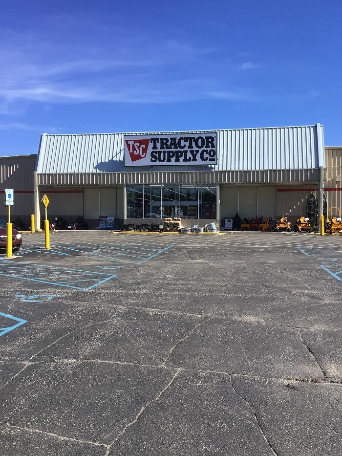 TRACTOR SUPPLY Updated July 2024 2425 S I75 Business Loop