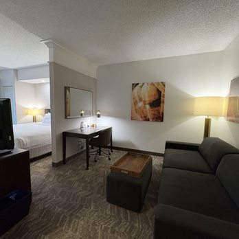 SpringHill Suites by Marriott Napa Valley - Sitting area in suite - Hotels Near Me - Napa, California
