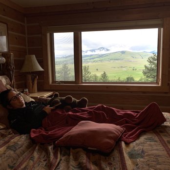 Blue Mountain Bed and Breakfast - Me chilling out - Bed & Breakfast Near Me - Missoula, Montana