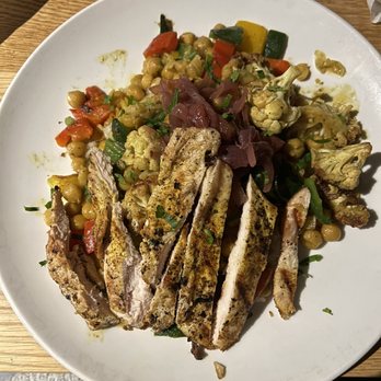 Howell's Kitchen and Bar - Curry Chick - Pizza Near Me - Atlanta, Georgia