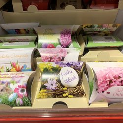 Penny - In einer Münchner Apotheke ist im Schaufenster noch Weihnachten und hier im Penny schon Ostern
