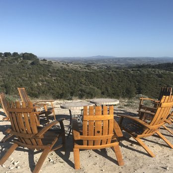 Calcareous Vineyard - Wine Tasting Room Near Me - Paso Robles, California