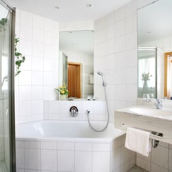 Hotel- Zum weißen Rössel - Badezimmer