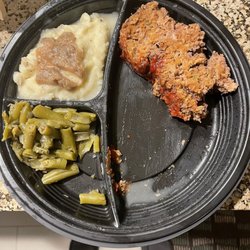 Cracker Barrel Old Country Store - Gross. This is a meal??????? Two tablespoons of beans and teaspoon of gravy?