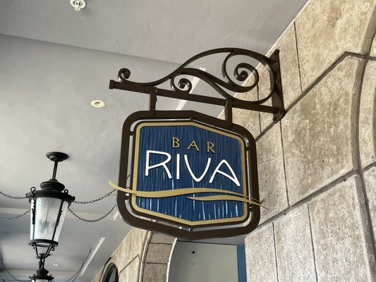 Bar Riva by null