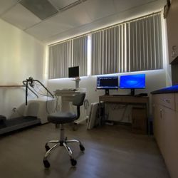 Candice Kim Cardiology - EKG room