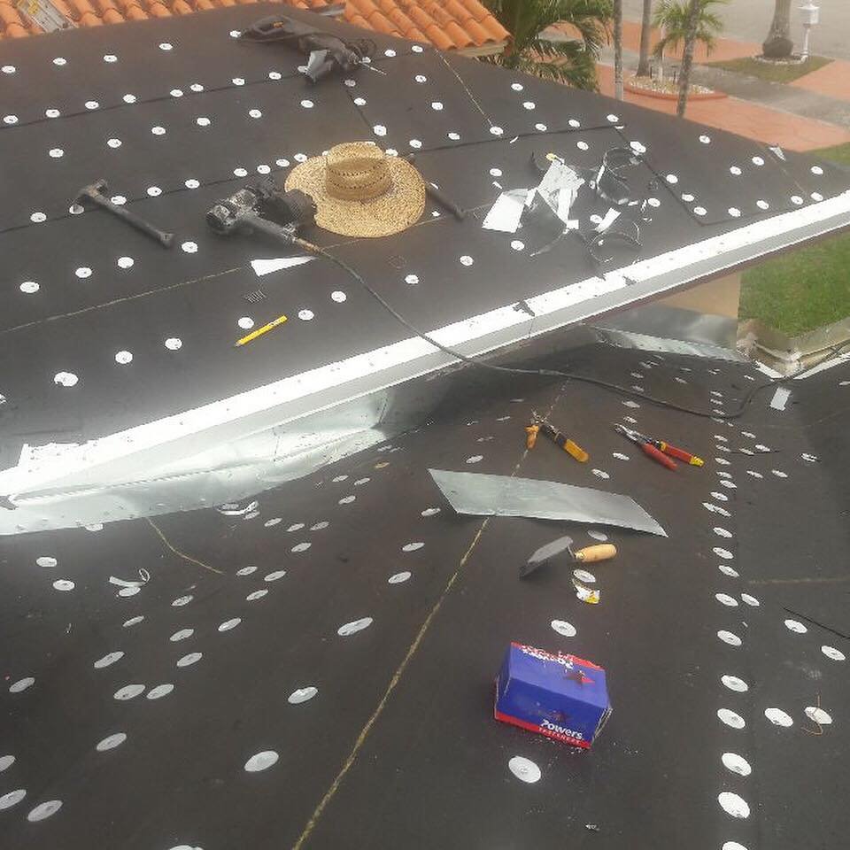 Slide of 100% Roofing