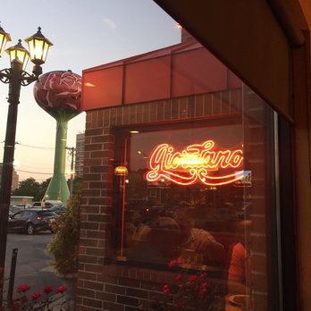 Giordano's - Fun night out - Pizza Near Me - Rosemont, Illinois Giordano's - Fun night out - Pizza Near Me - Rosemont, Illinois