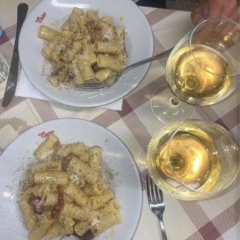 Da Enzo al 29 - Carbonara and white wine - Roman Near Me - Rome, RM Da Enzo al 29 - Carbonara and white wine - Roman Near Me - Rome, RM