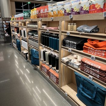 Erewhon - Grocery Near Me - Pasadena, California