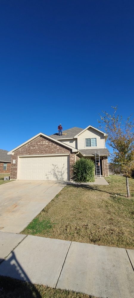 Slide of Kiaas Roofing