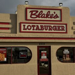 Blake's Lotaburger - Entrance with slightly broken door