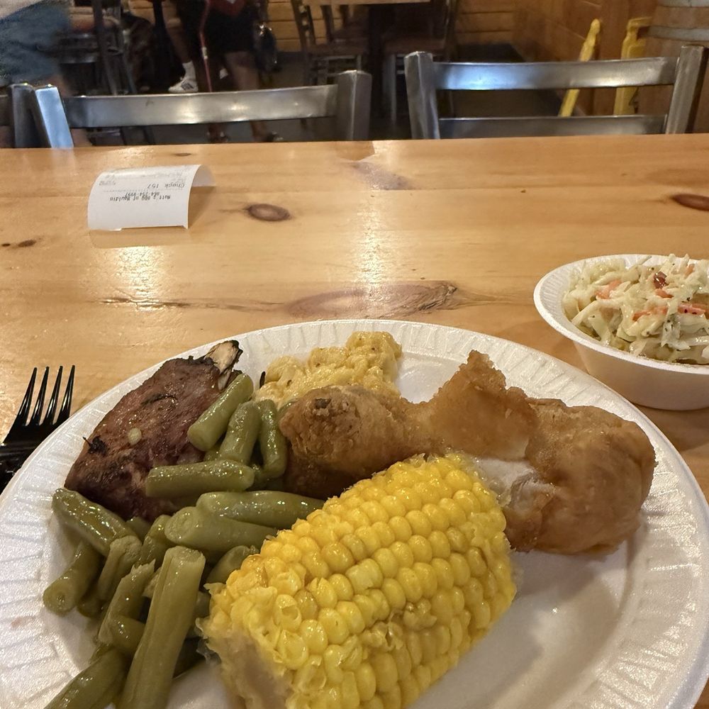 Mutt's BBQ - The food was delicious! - Buffets Near Me - Mauldin, South Carolina Mutt's BBQ - The food was delicious! - Buffets Near Me - Mauldin, South Carolina