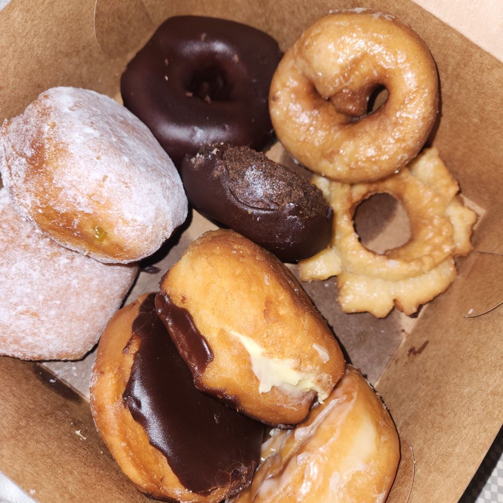 Bradenton Donut - Sourcream, chocolate covered, Bavarian, lemon filled, and chocolate cake donuts - Donuts Near Me - Bradenton, Florida