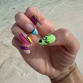 Main St Nails & Spa - Nail Salons Near Me - Edmonds, Washington