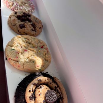 Crumbl - Fair Lakes - Bakeries Near Me - Fairfax, Virginia Crumbl - Fair Lakes - Bakeries Near Me - Fairfax, Virginia
