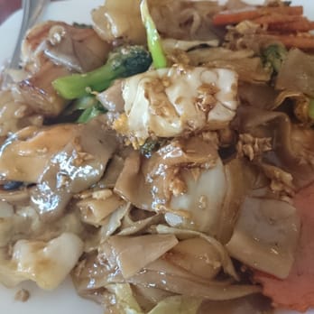 Ocha Thai Restaurant - Seafood pad see ew - Thai Near Me - Bakersfield, California Ocha Thai Restaurant - Seafood pad see ew - Thai Near Me - Bakersfield, California