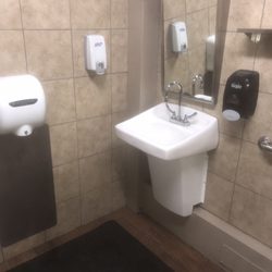 Murphy USA - Well stocked and clean restroom