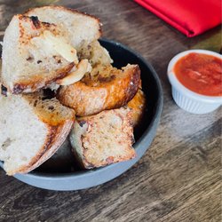 Il Focolare - Garlic bread