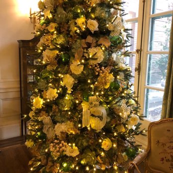Filoli - Tree decorations - Botanical Gardens Near Me - Woodside, California