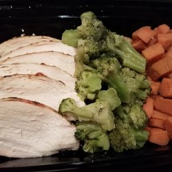 Ab-Salute Kitchen - Seasoned Chicken, Yams, and veggie