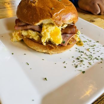 Café Etoile - Breakfast Sandwich with ham - French Near Me - Berkeley, California