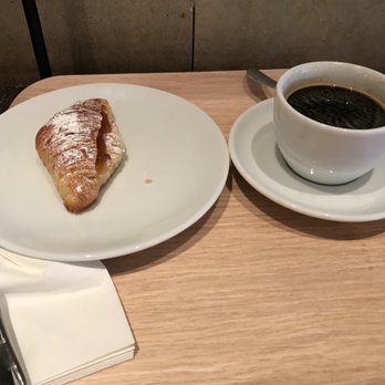 Princi - Mini croissant with apricot jam. - Italian Near Me - London, XGL